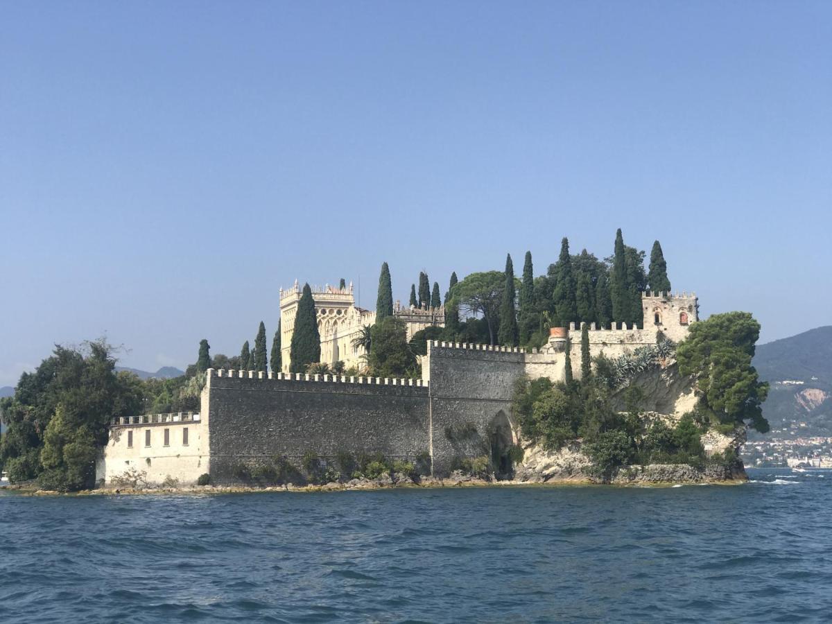 Residence La Mignon Oleandri Torri Del Benaco Buitenkant foto
